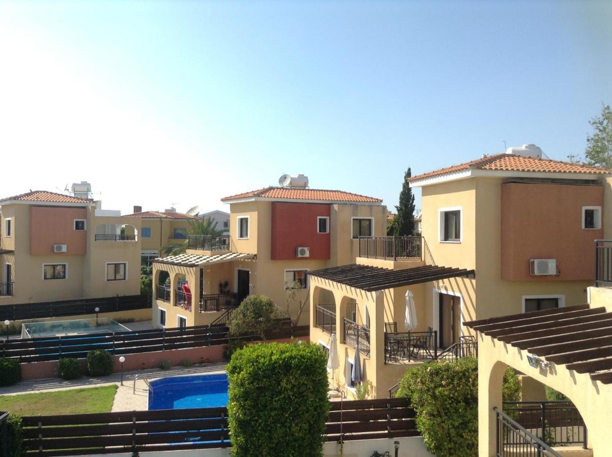 Marinea Beach Villas Klorakas Exterior photo