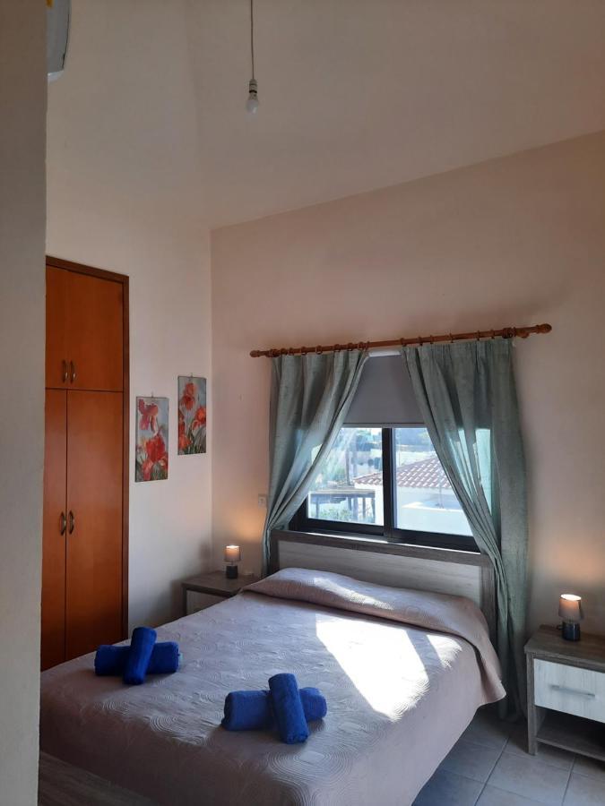 Marinea Beach Villas Klorakas Exterior photo