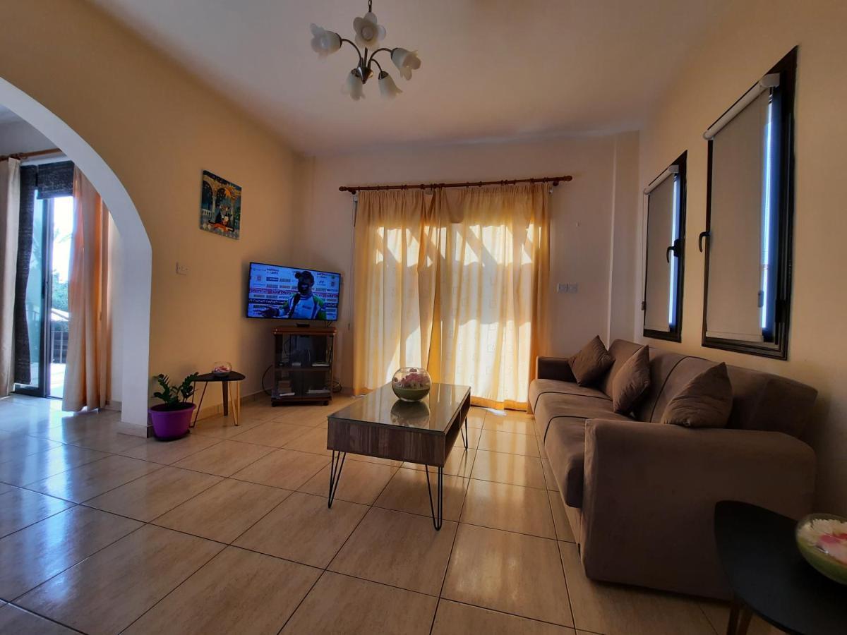 Marinea Beach Villas Klorakas Exterior photo