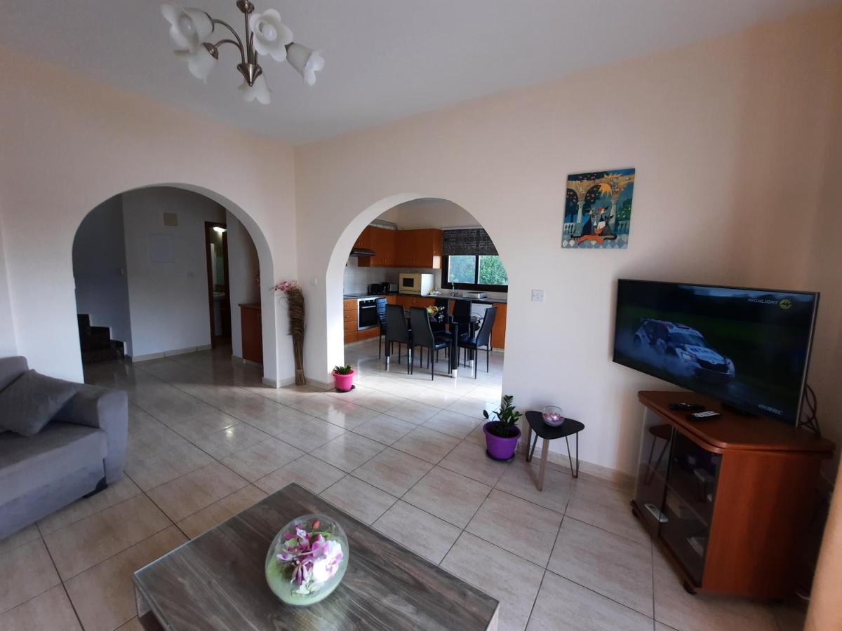 Marinea Beach Villas Klorakas Exterior photo